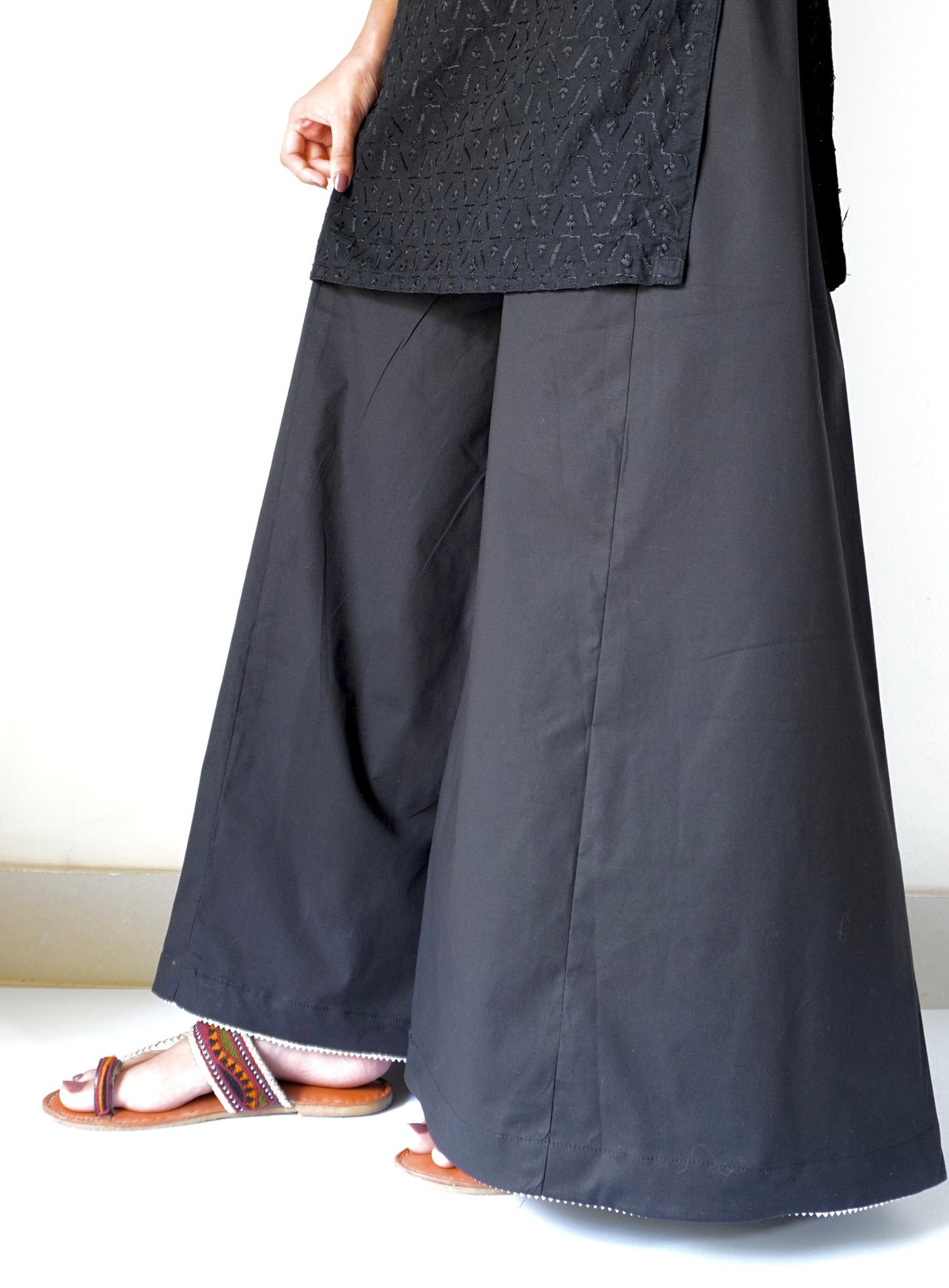 Classic Flared Ijaar - Black